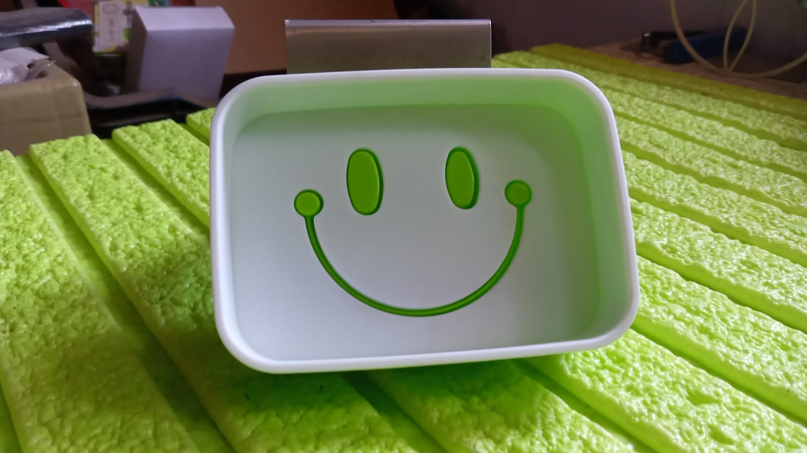 Portable Travel Home Box Cute Cartoons Smile Face Container Draining Holder Soap Dish ,Sabudani Portable Travel Home Box Cute Cartoons Smile Face Container Draining Holder Soap Dish ,Sabudani